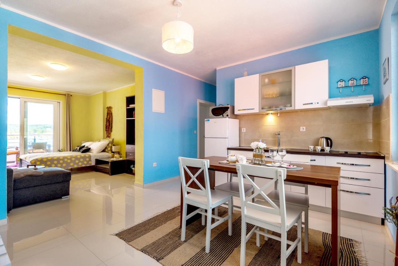 Kairos Apartment Bilice Exterior photo
