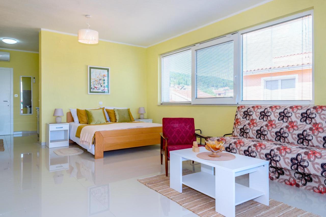Kairos Apartment Bilice Exterior photo