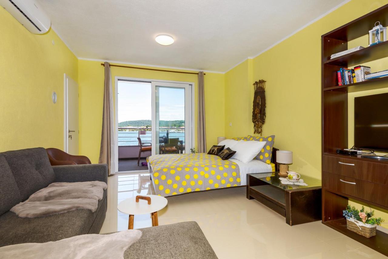 Kairos Apartment Bilice Exterior photo