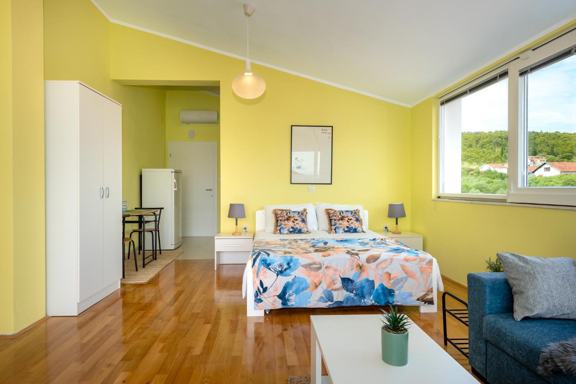Kairos Apartment Bilice Exterior photo